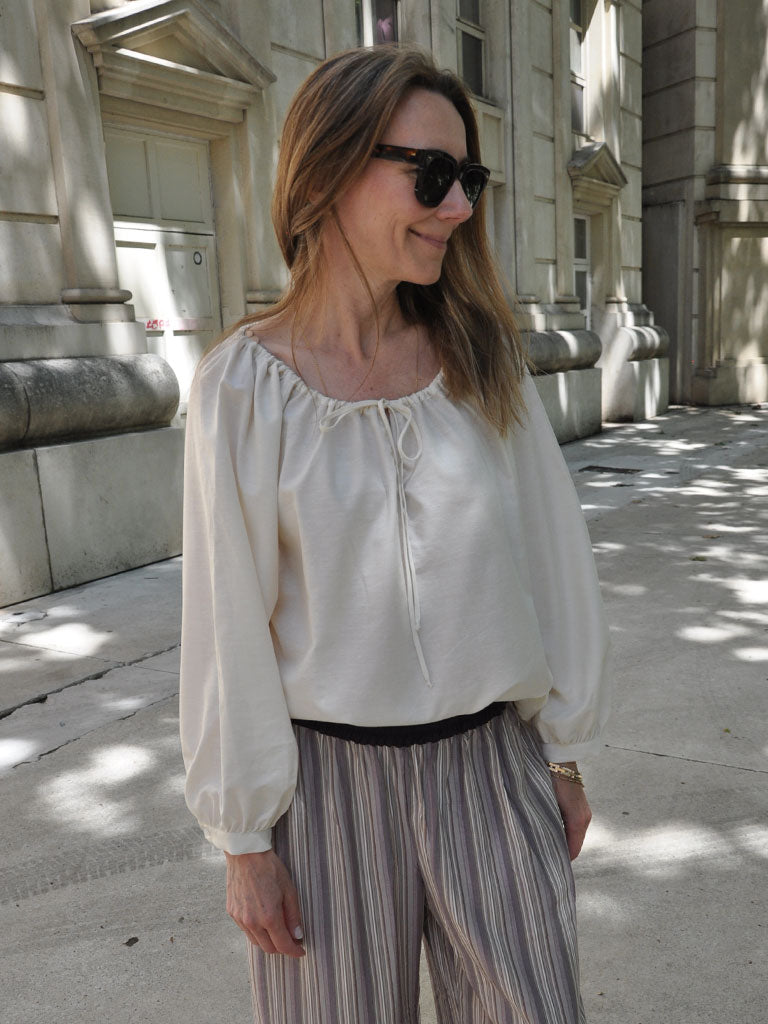 AIKA OFFWHITE BLUSE