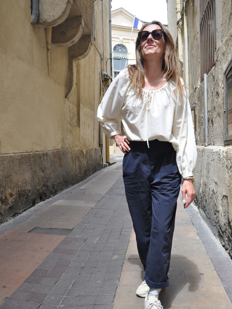 AIKA OFFWHITE BLOUSE
