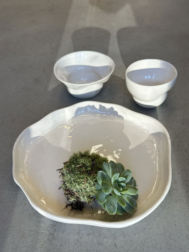 White Ceramic Dish with Organic Shapes – AMOODE Deco Plate