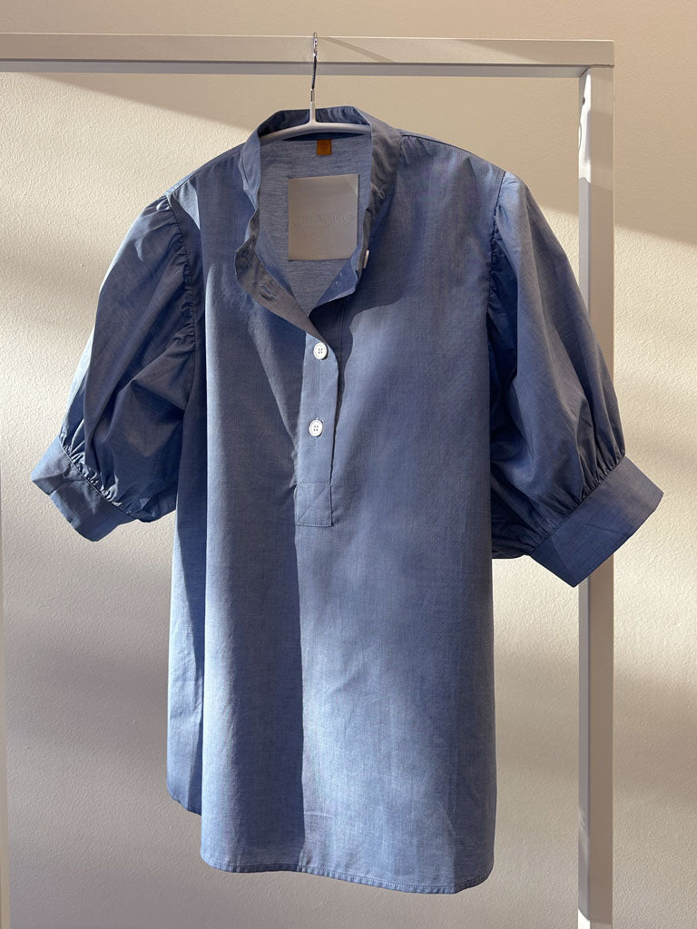 AVA Kortærmet Skjorte med Puff i Blå Chambray