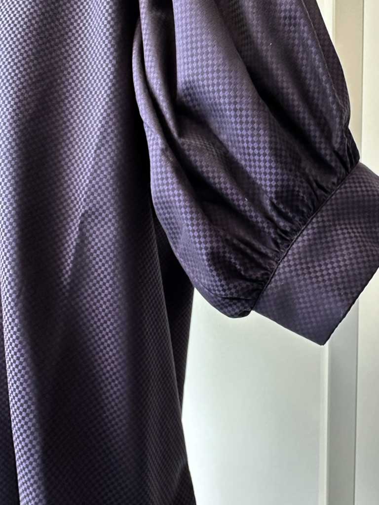 Skjorte i Mini Tern i Lilla og Sort med Puffærmer – AVA SHIRT