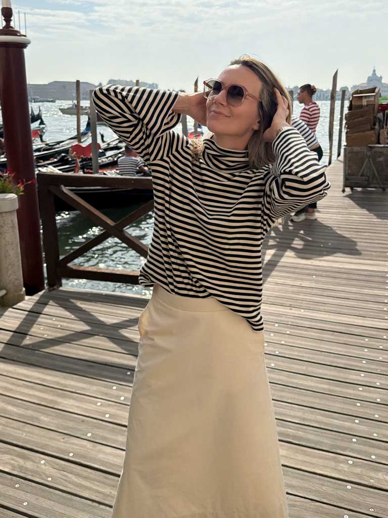 Stribet Top med Rullekrave i Bomuldsrib og Afslappet Pasform – DONNI TOP