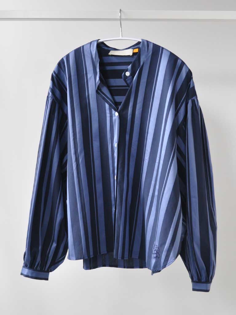 Elli Shirt with Voluminous Sleeves in Blue Stripes – Amoode