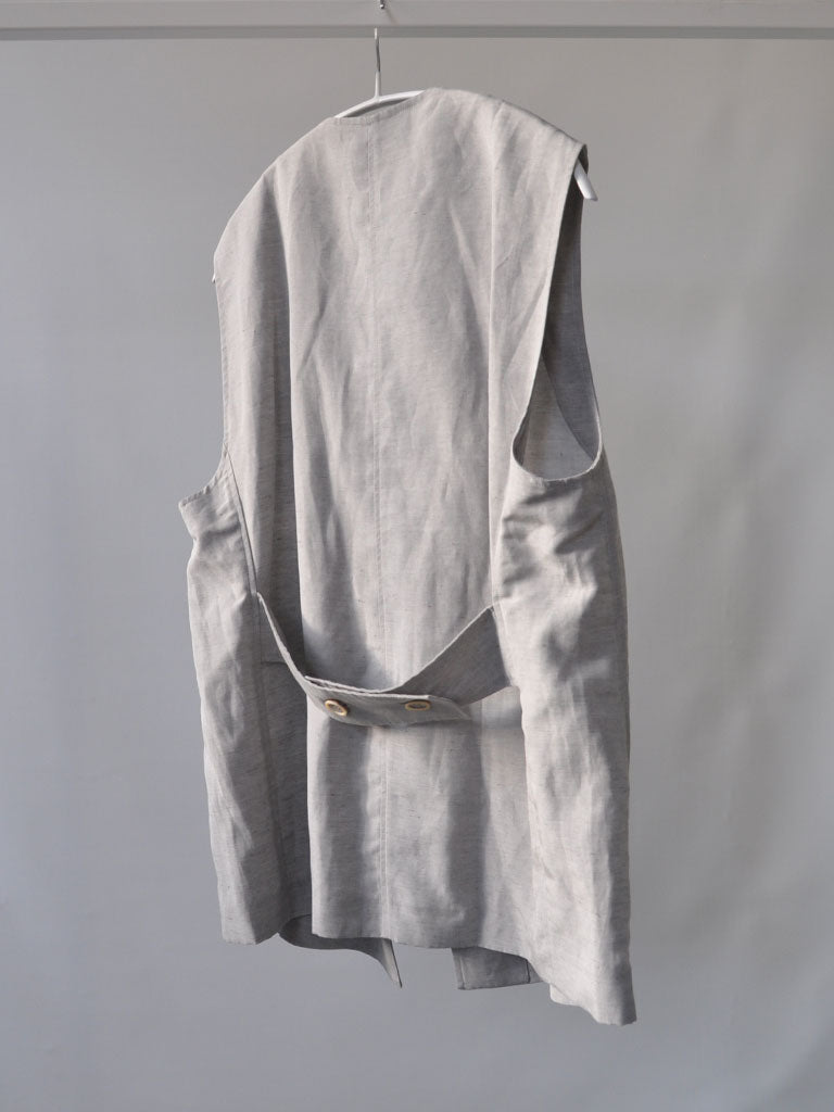 Back of Etna Linen Vest in Grey