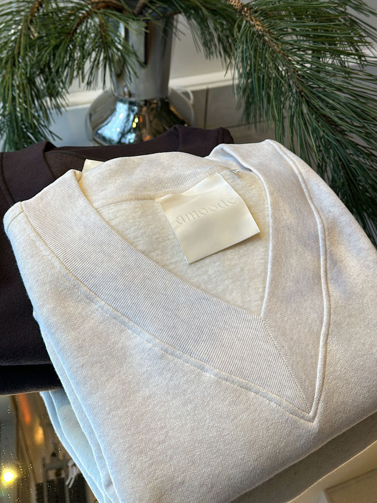 LEENA V-Neck Fleece Sweat – Beige Melange