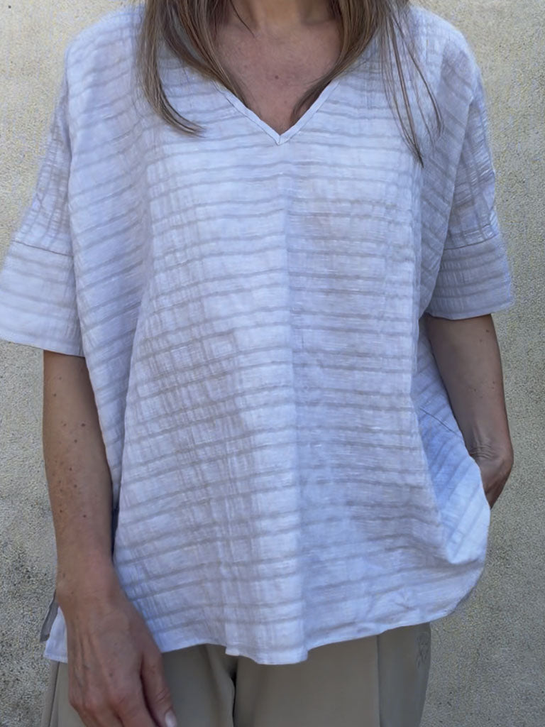 Grey V-Neck Top in Lightweight Seersucker – MAVI TOP