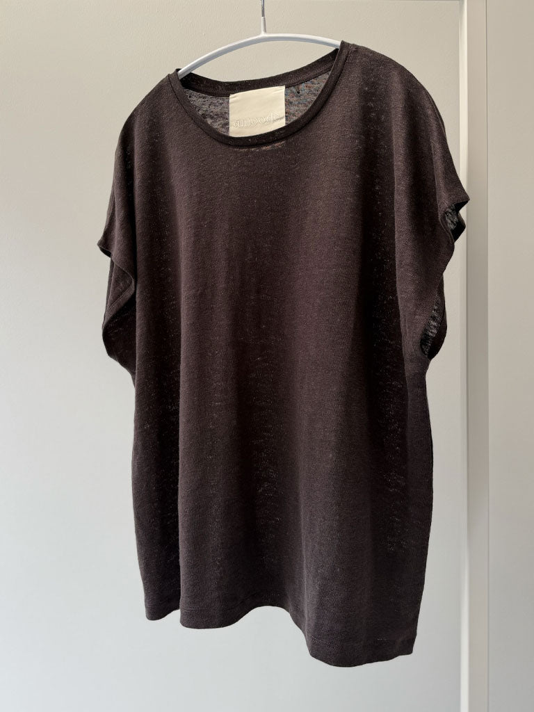 Brown Linen Tee – OVIO