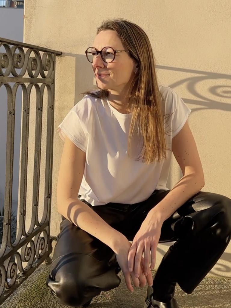 Front of Ovio Tee in White