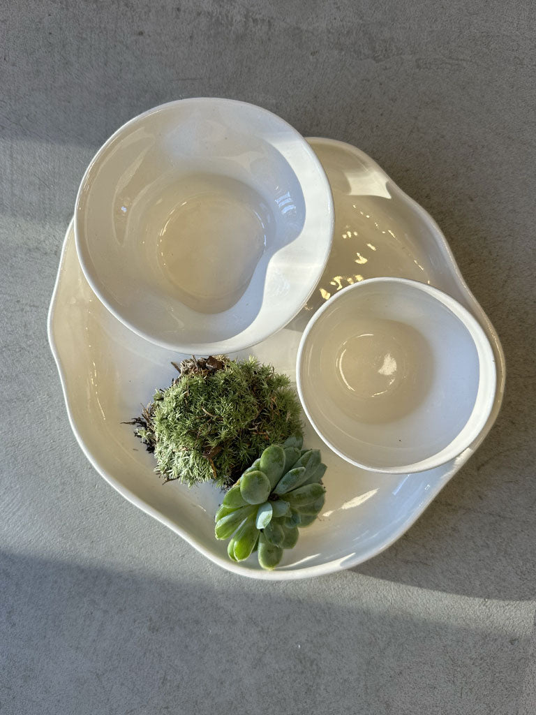 White Ceramic Dish with Organic Shapes – AMOODE Deco Plate