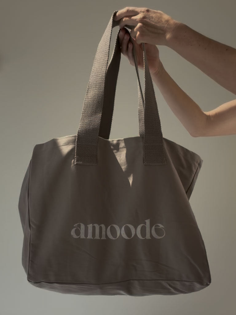 Maxi Tote In Taupe Brown Colour