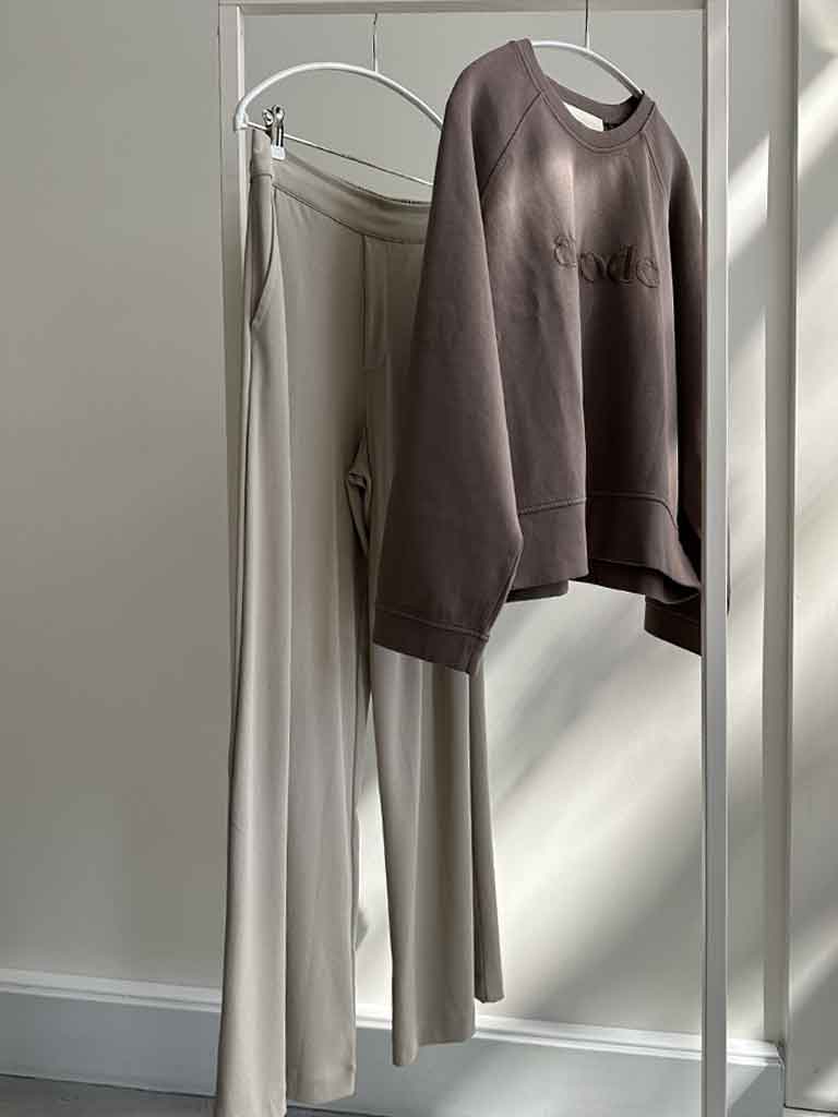 Sweatshirt I støvet brun bomuld med oversized look – SIGMA Sweat