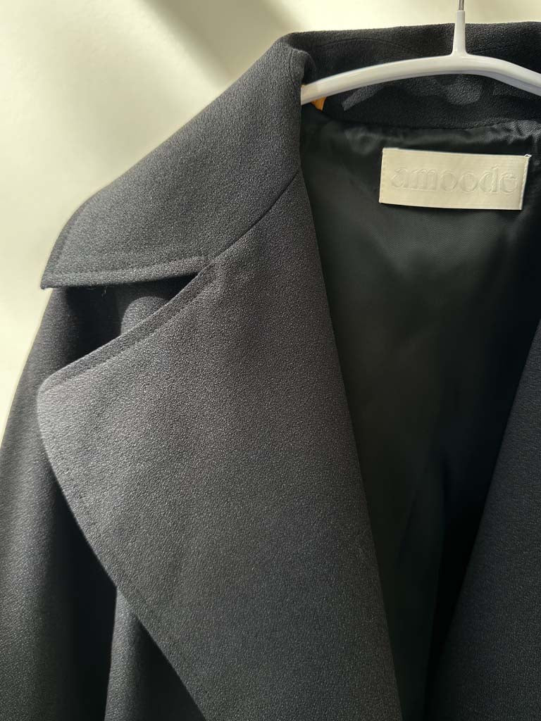 Short jacket in black bouclé with raglan sleeves and wide lapels – TORRO Boucle Jacket