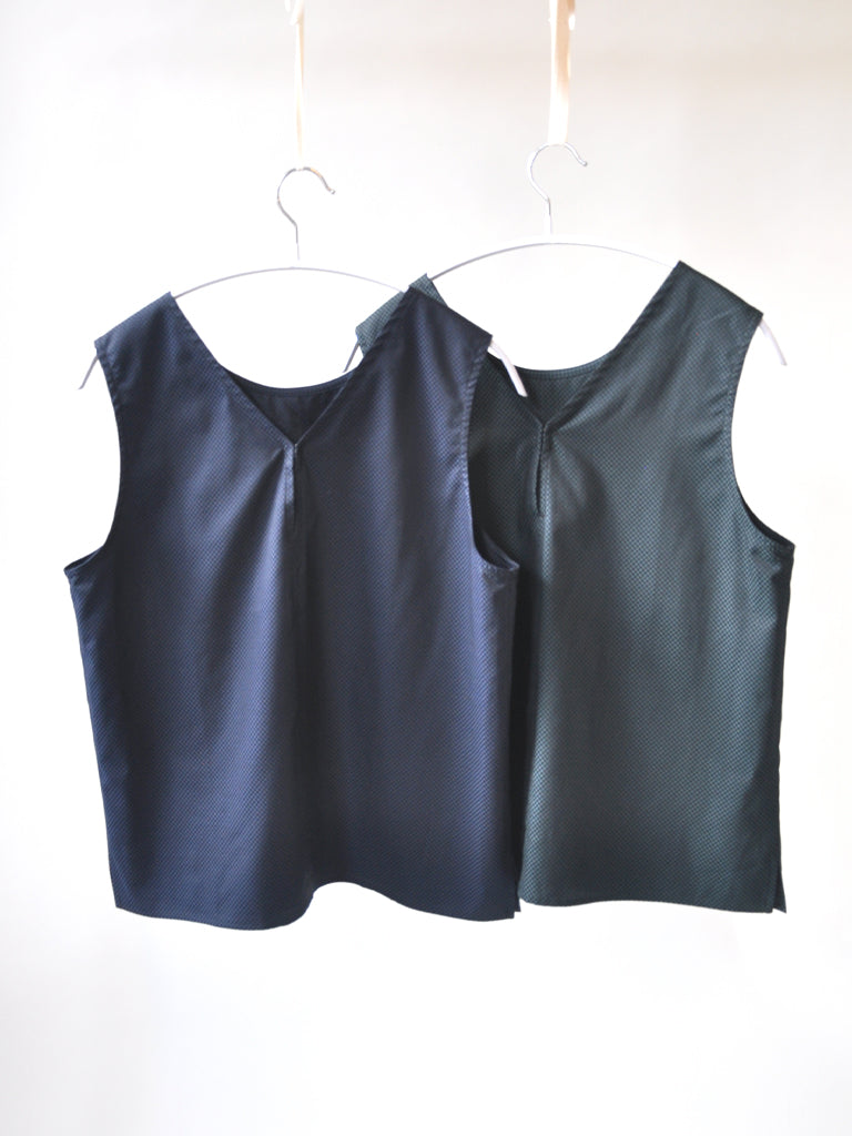 Front of Aia top