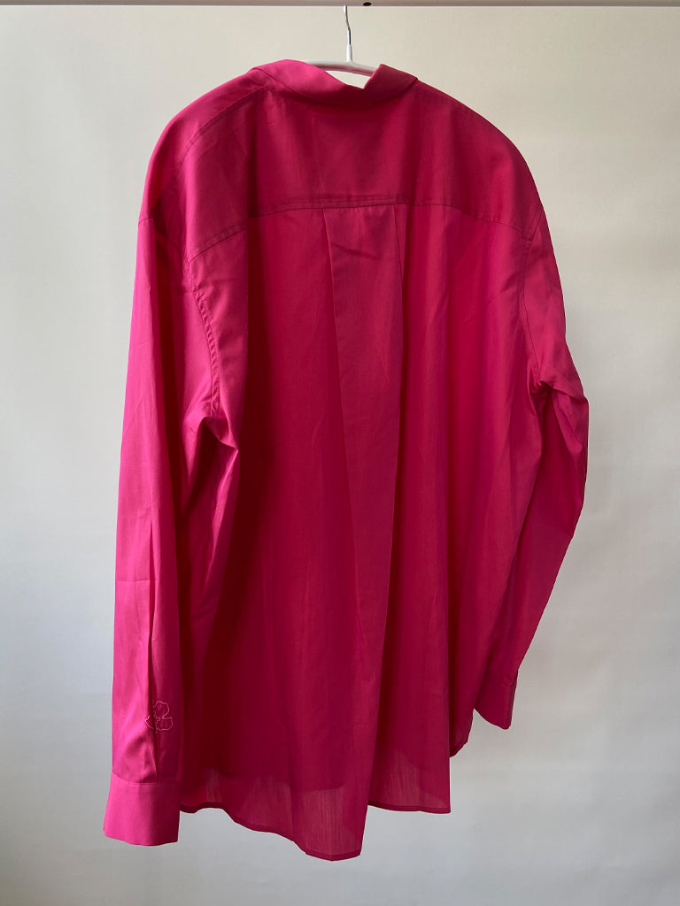 Back of Ana shirt in pink