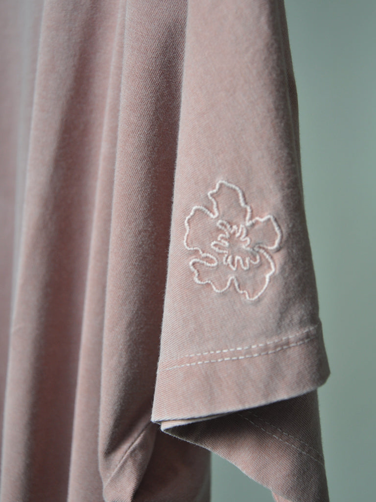 Closeup of Avio tee in old rose