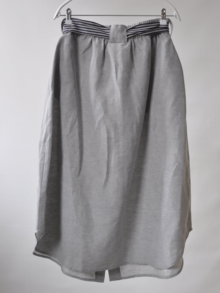 Back of Etna A-Line Linen Skirt in Grey