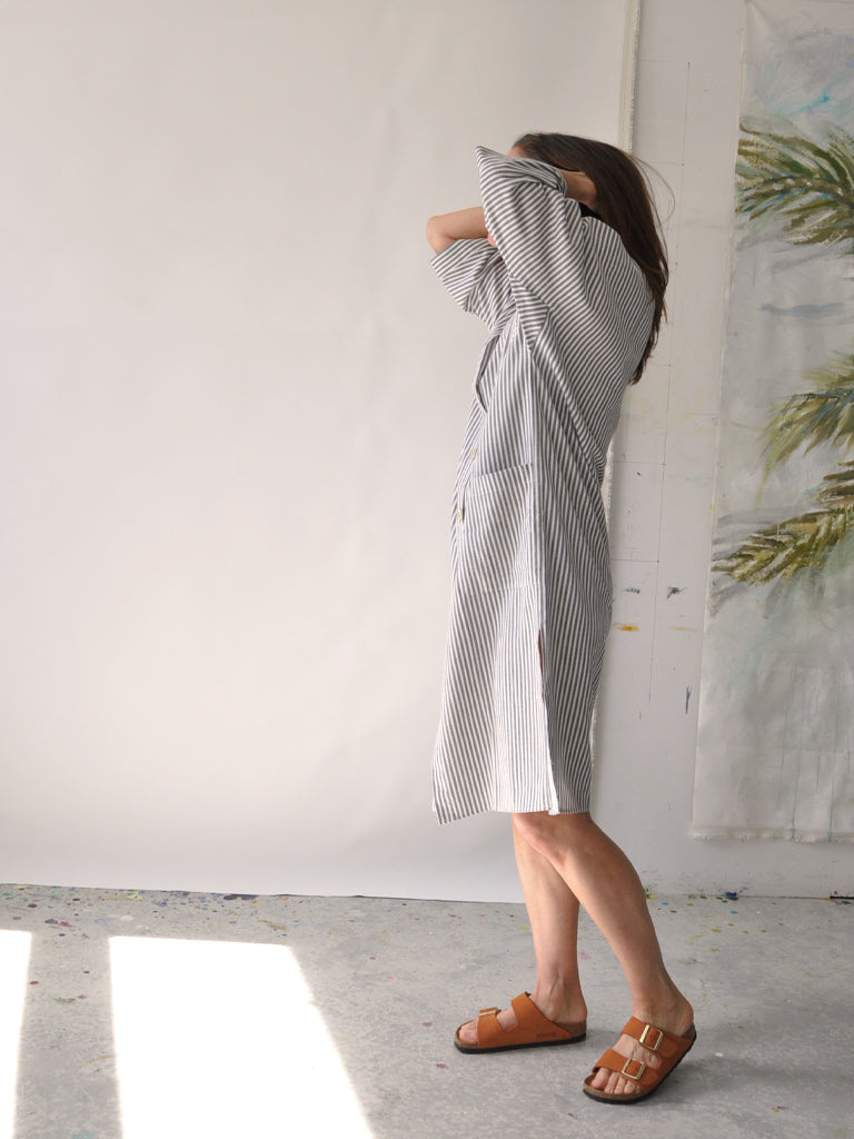 Side of Elisabeth kaftan dress in grey stripes
