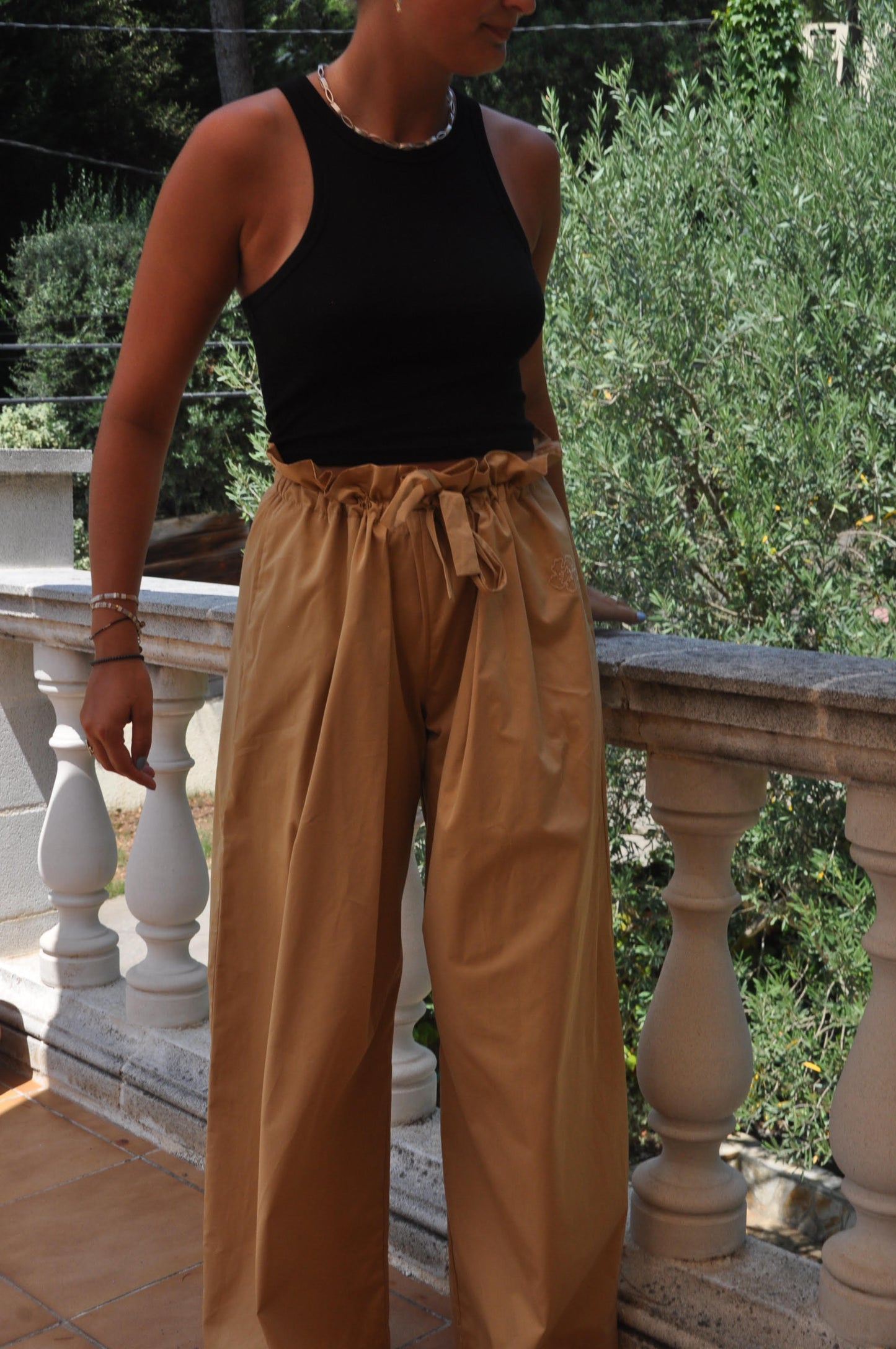 Ami pants in beige with loose and voluminous design