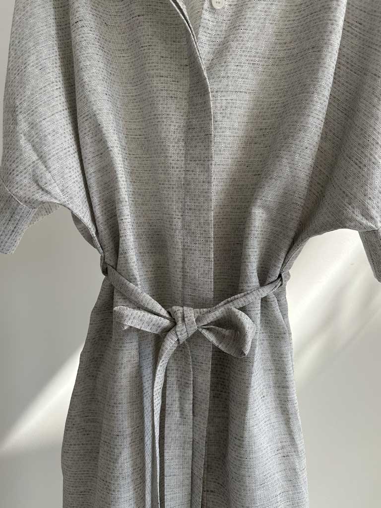 ASSIO Oversized Grå Hør Kjole