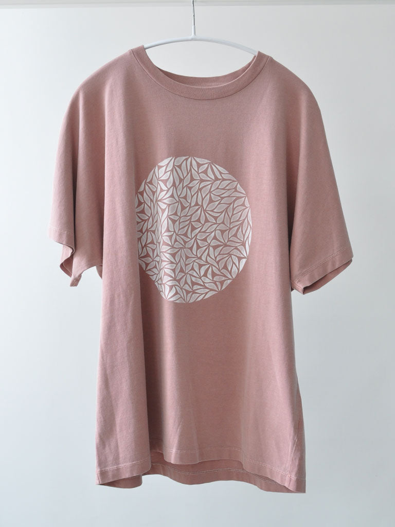 Front of Avio Papercut Tee in Rose - Special Edition