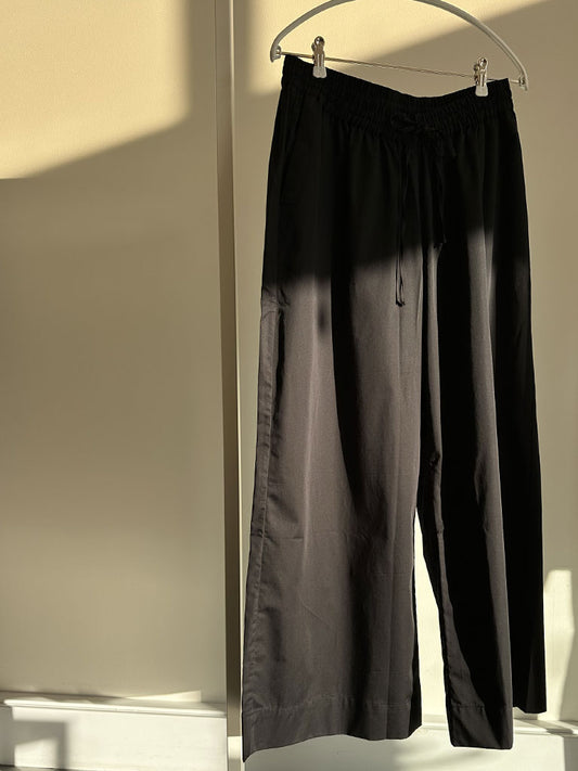 ALEA BLACK LOOSE PANTS