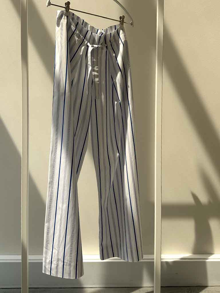 AMIIS PANTS – Crisp White Pants with Bright Blue Stripes