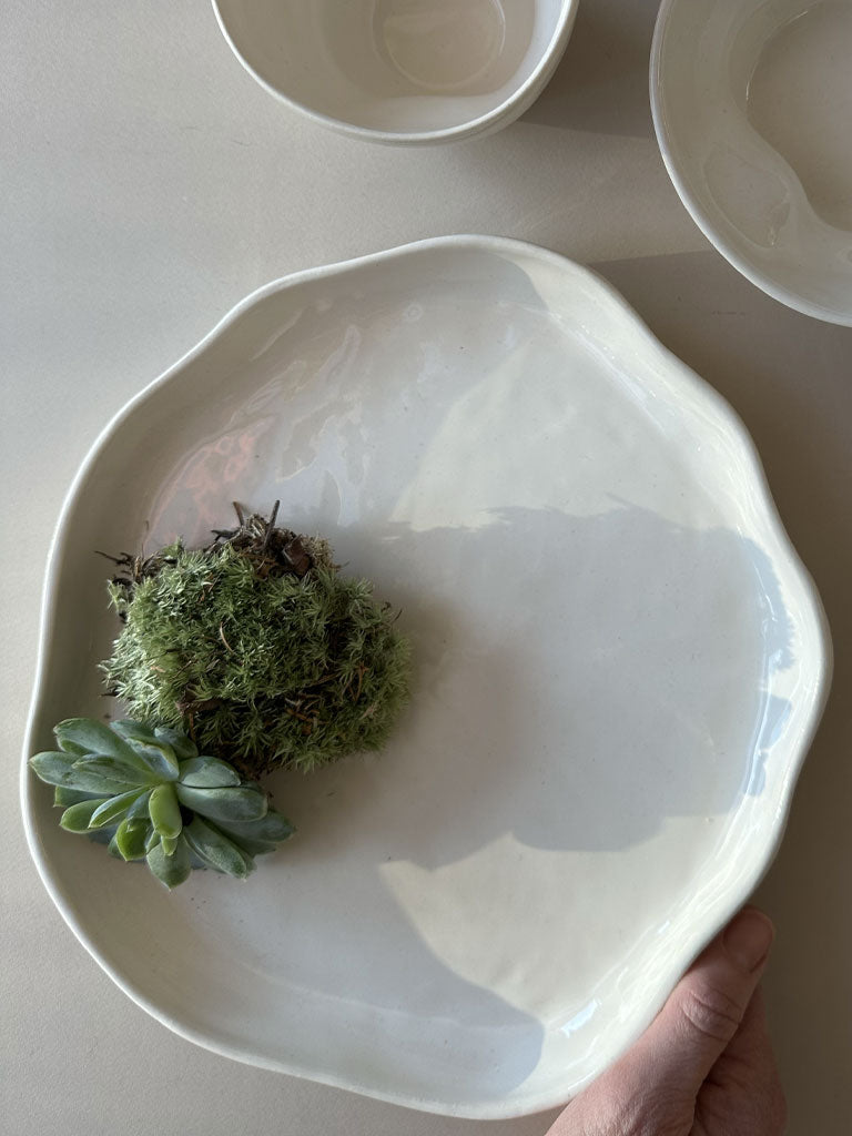 White Ceramic Dish with Organic Shapes – AMOODE Deco Plate