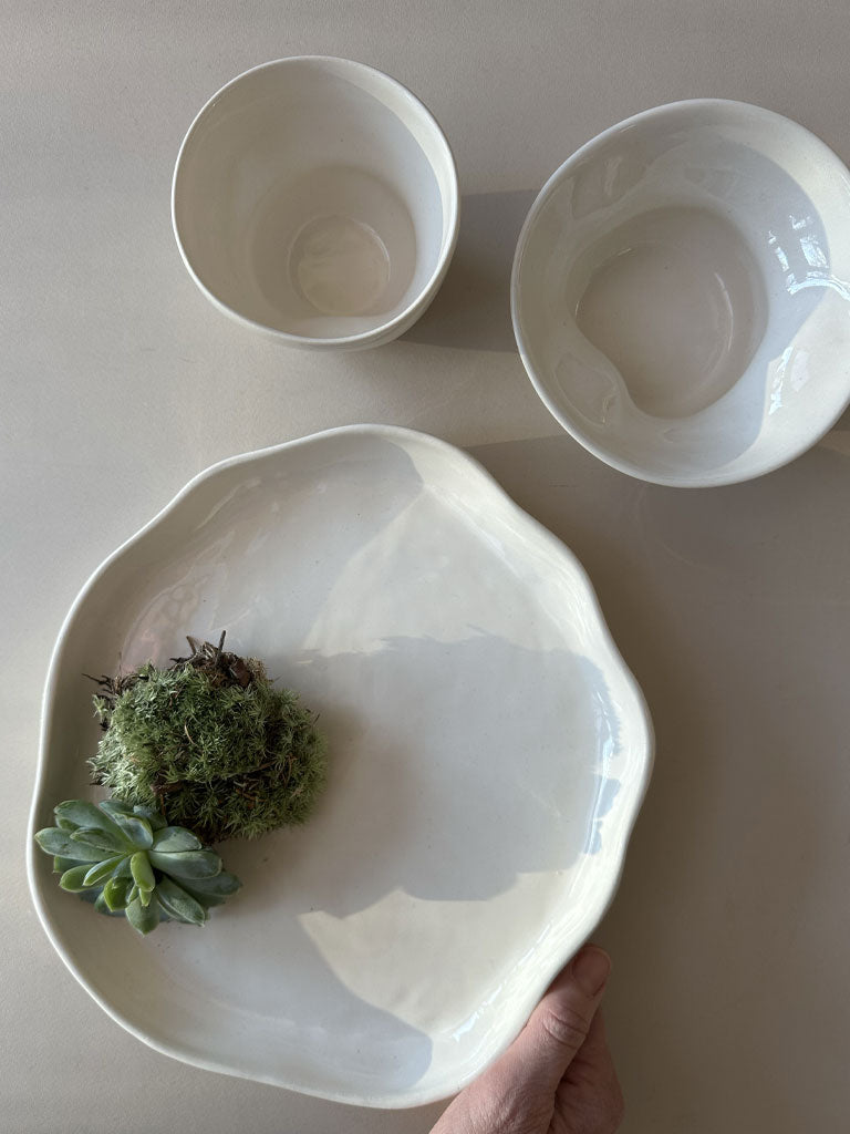 White Ceramic Dish with Organic Shapes – AMOODE Deco Plate