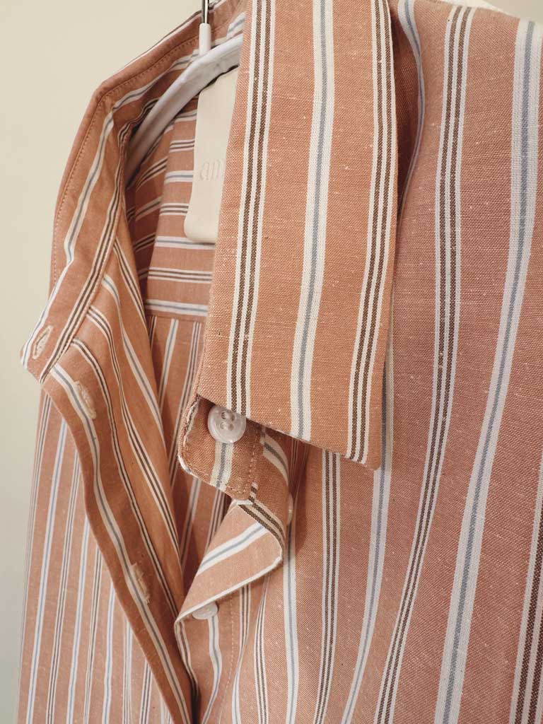 Oversized Skjorte i Rosa og Brune Striber i Bomuld – ANES SHIRT