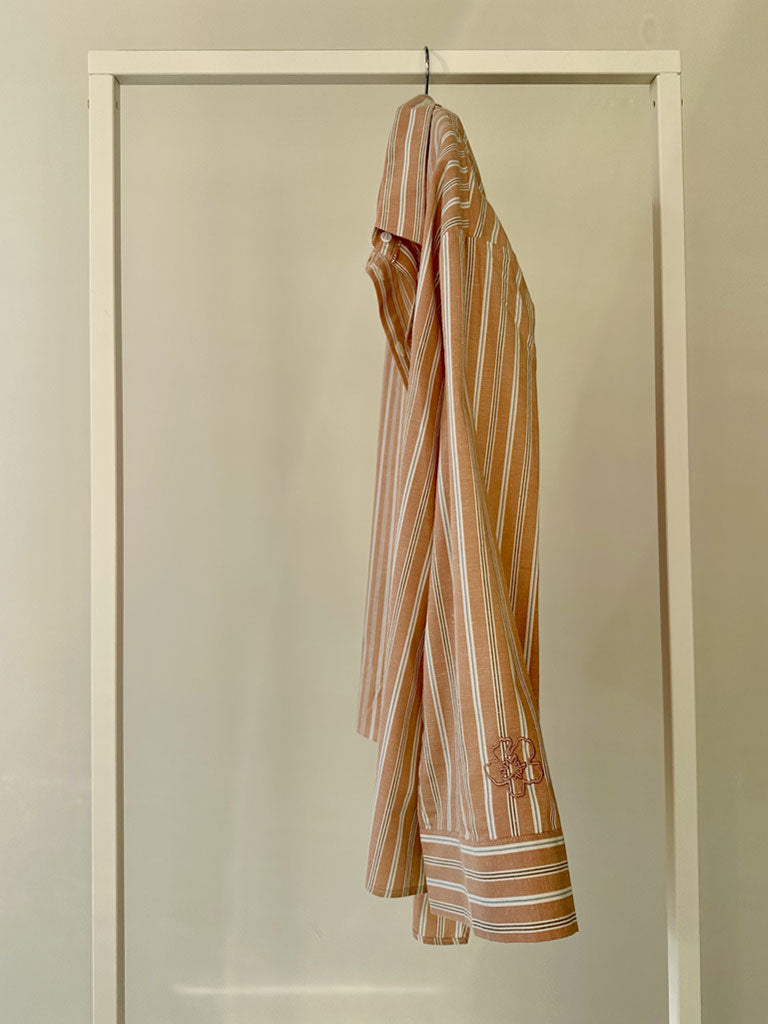 Oversized Skjorte i Rosa og Brune Striber i Bomuld – ANES SHIRT