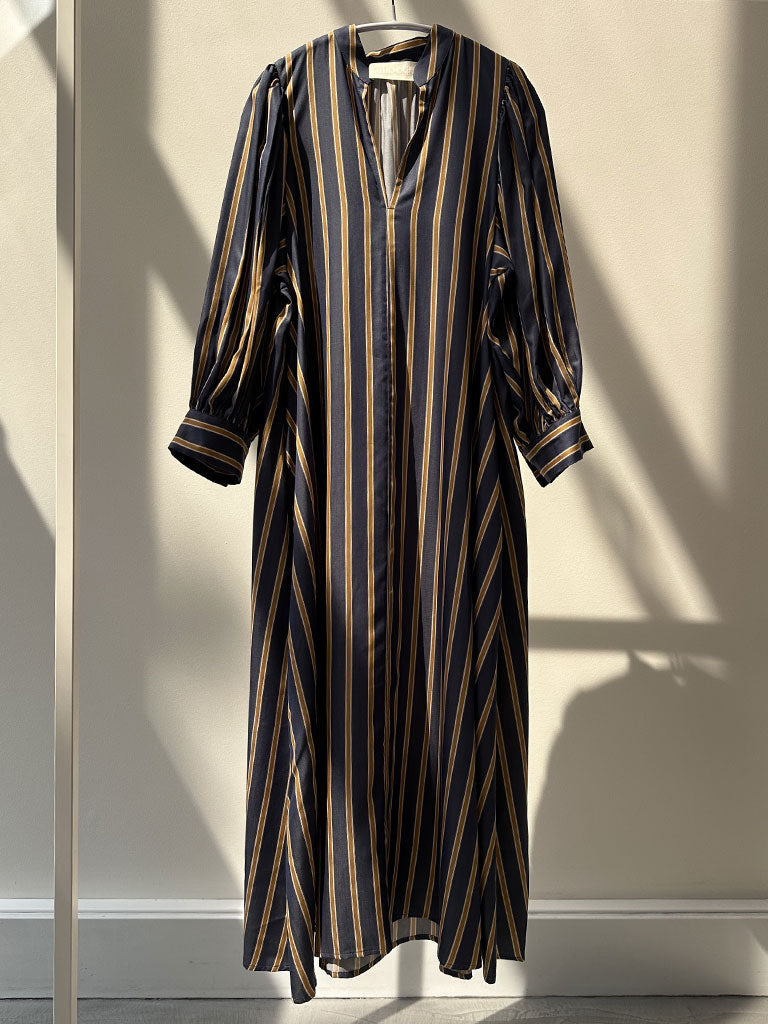 ARONA BLÅSTRIBET TENCEL KJOLE