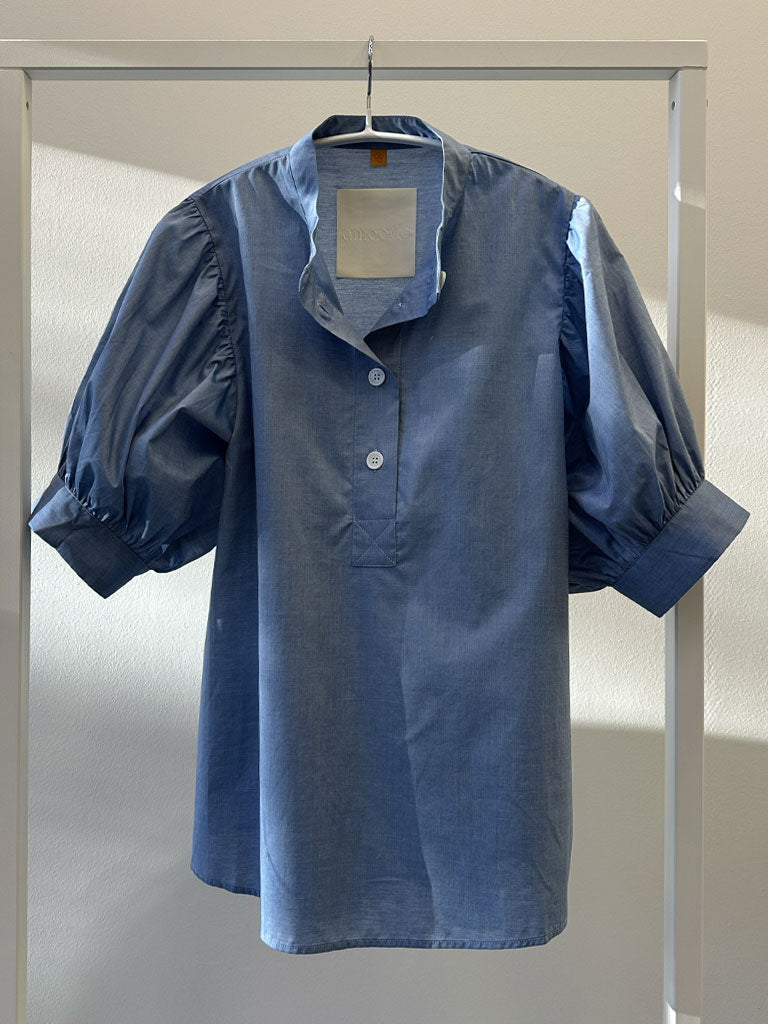 AVA Kortærmet Skjorte med Puff i Blå Chambray 
