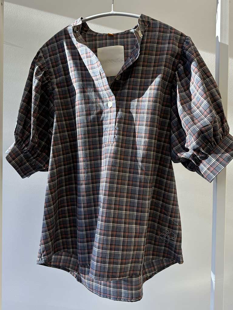 AVA Kortærmet Skjorte med Pufærme i Grå Tern