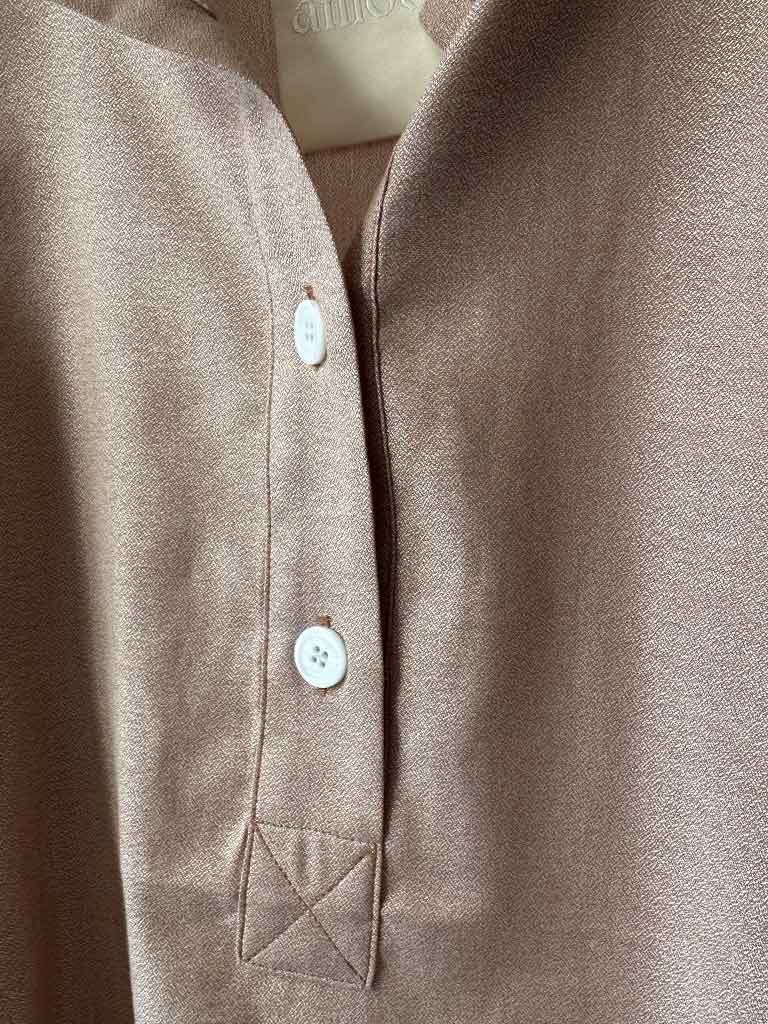 Skjorte i Støvet Rosa med Puffærmer og Fin Struktur – AVA SHIRT