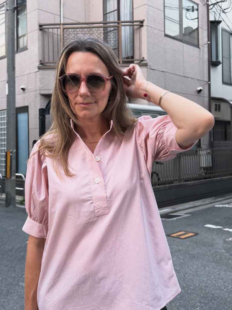 Lys rosa skjorte med pufærmer – AVA SHIRT