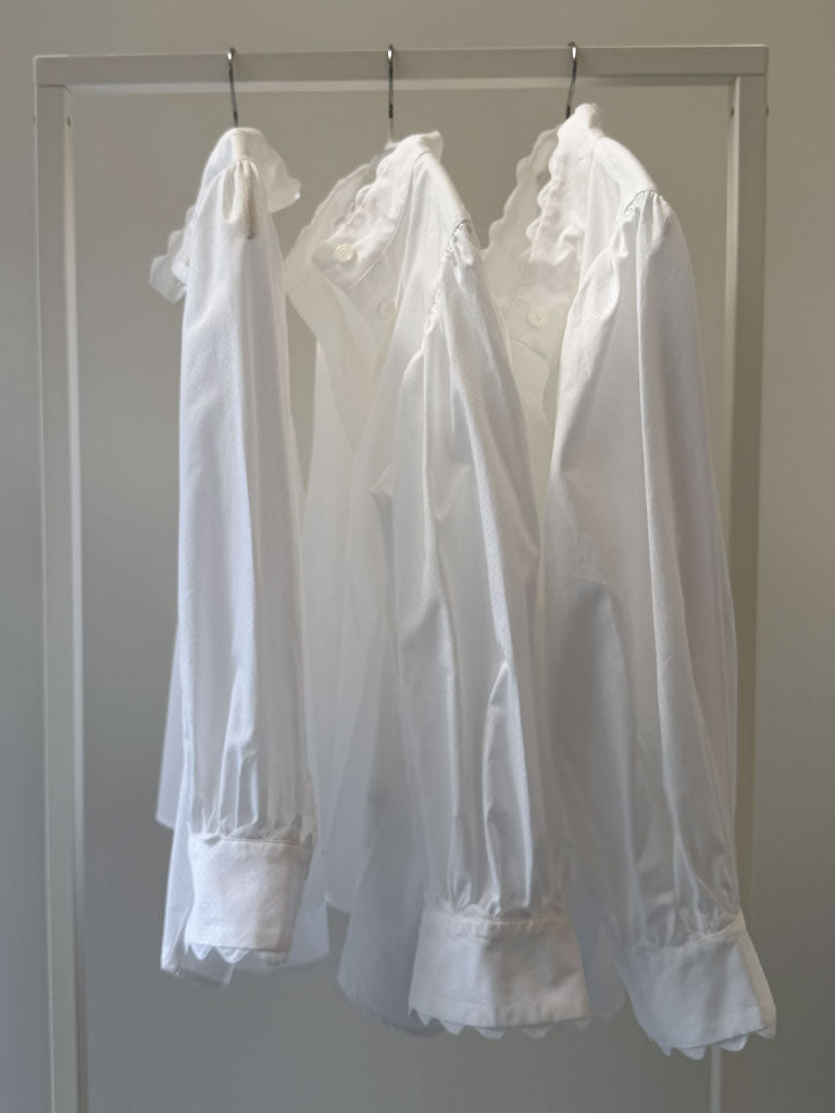 Hvid skjorte med pufærmer – AVA SHIRT