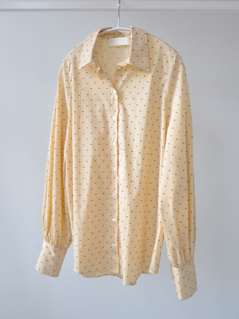 MANHATTAN SKJORTE - GUL MED BRUN DOT