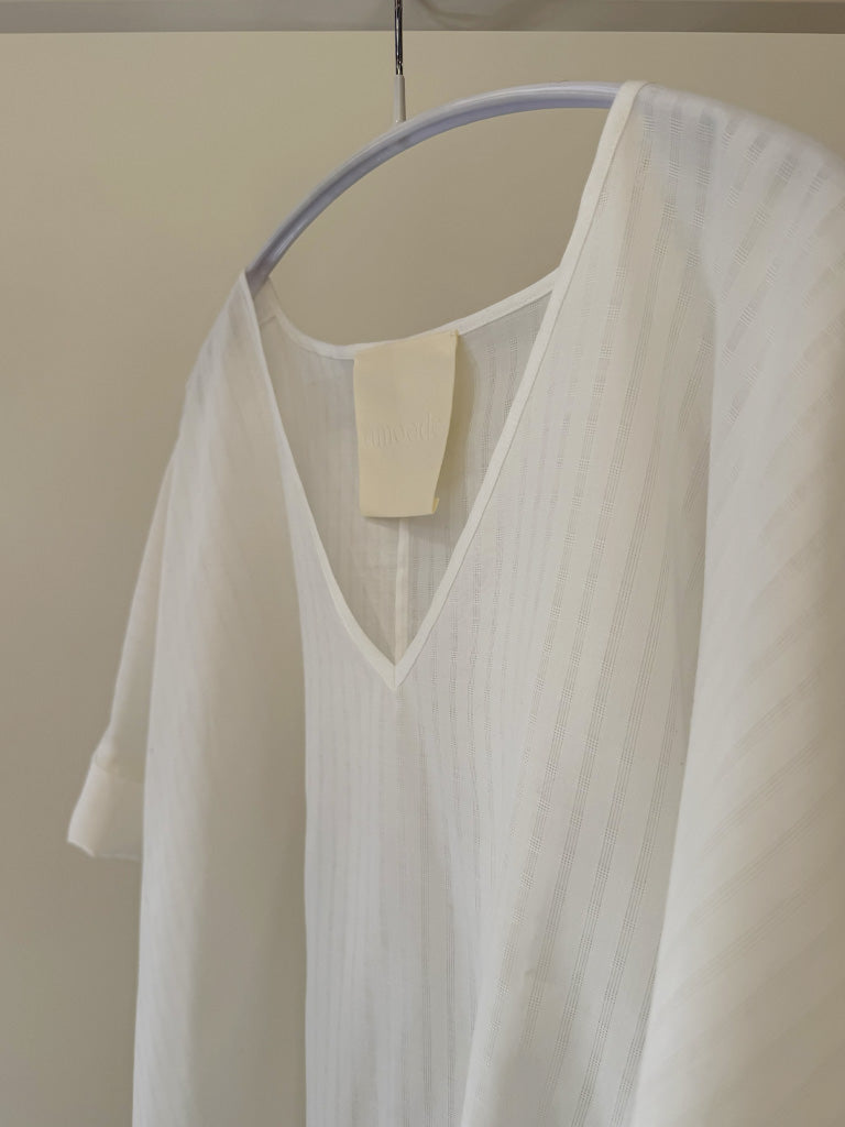 White V-Neck Top in Lightweight Woven Cotton – MAVI TOP