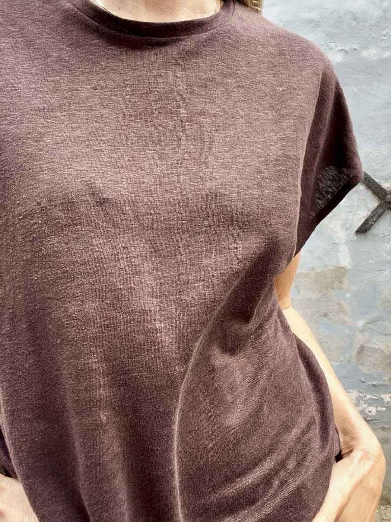 Brown Linen Tee – OVIO