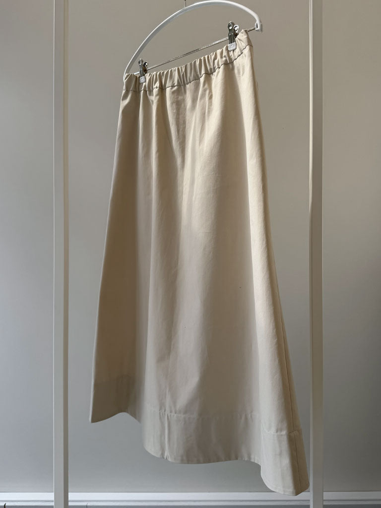 Beige A-formet Nederdel med Elastik i Taljen – SARA SKIRT