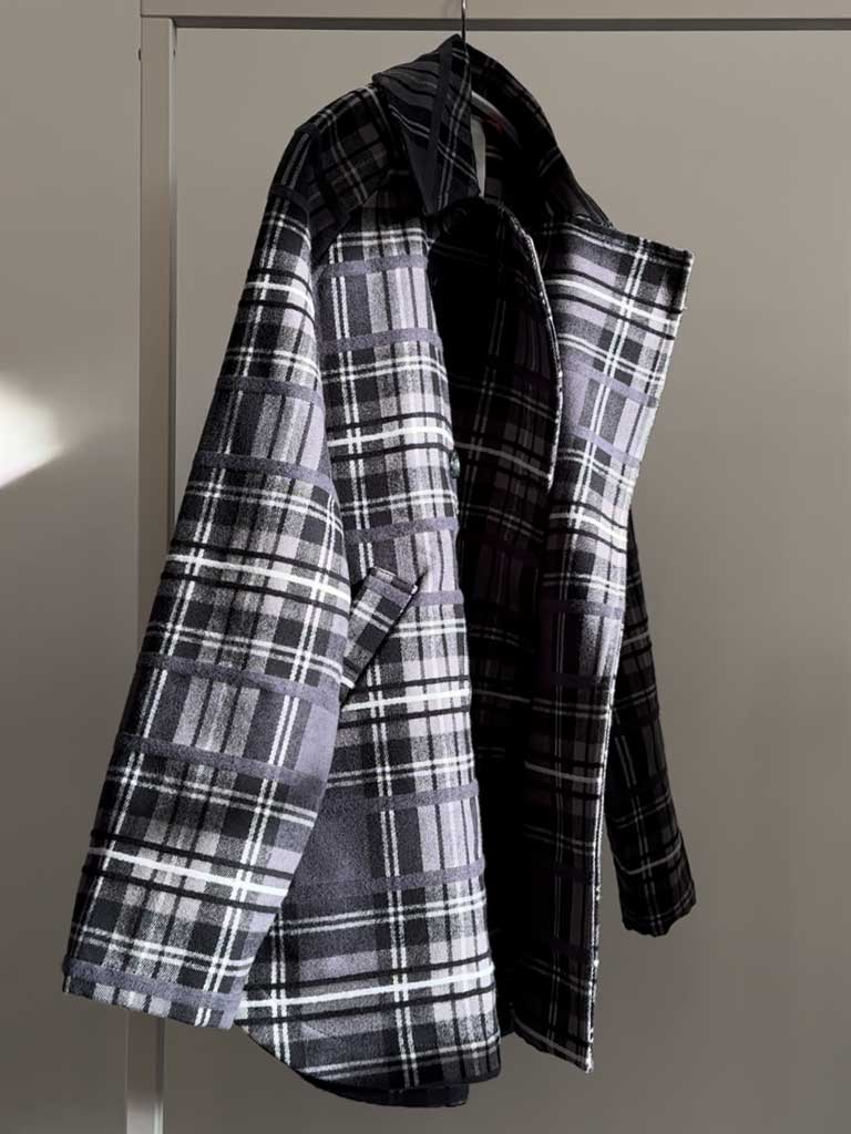 Sort Ternet Oversized Trench Jakke i Kraftig Bomuld – TEA