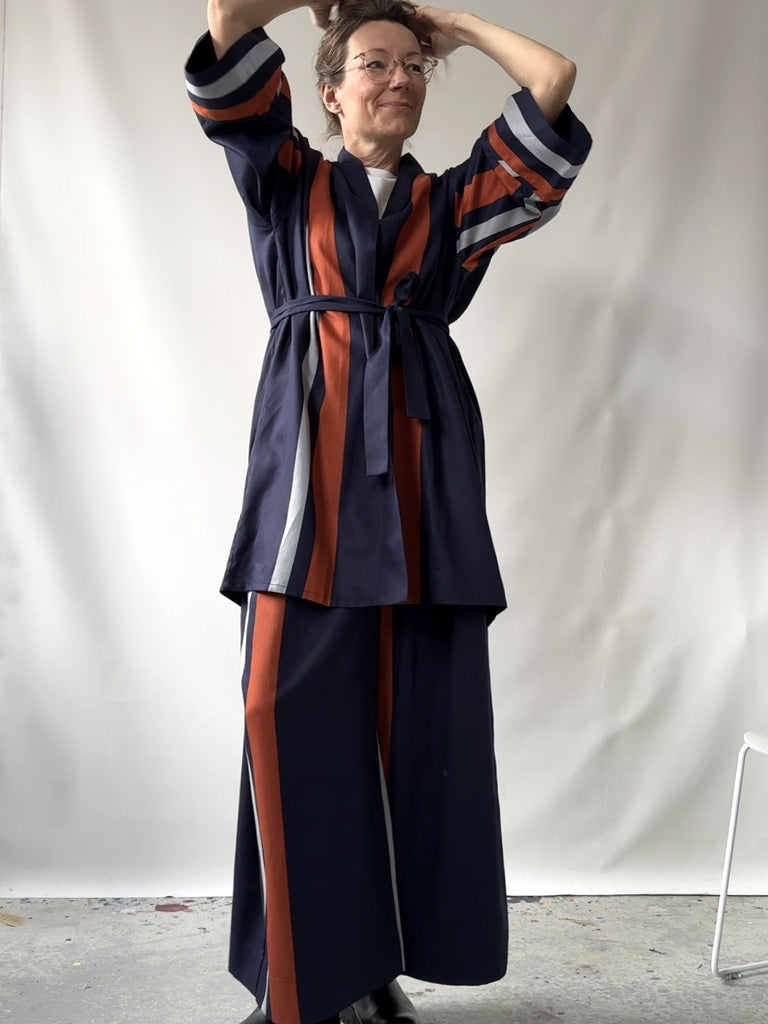 Front of Alea Kimono in Big Stripes with belt