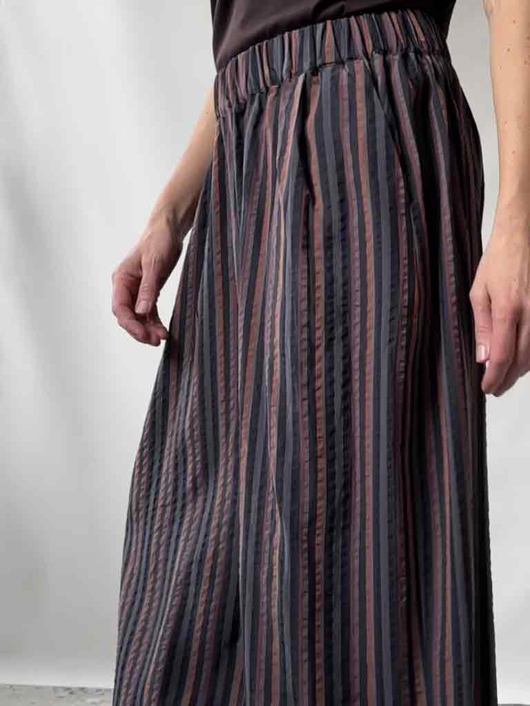 Side of Alea Pants in Tencel Stripes