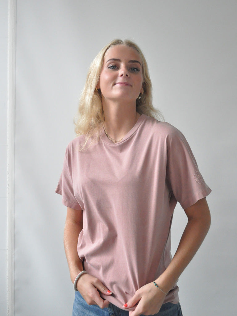 Front of Avio Tee in Dusty Rose