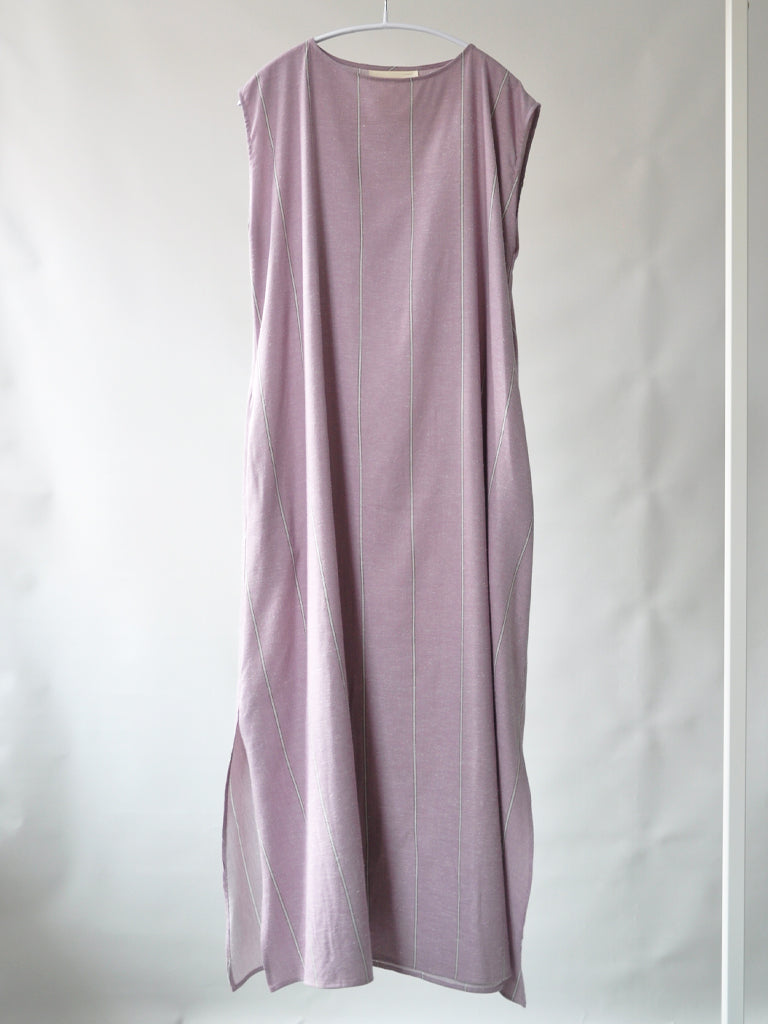 Front of Ennia dress in rose lavender