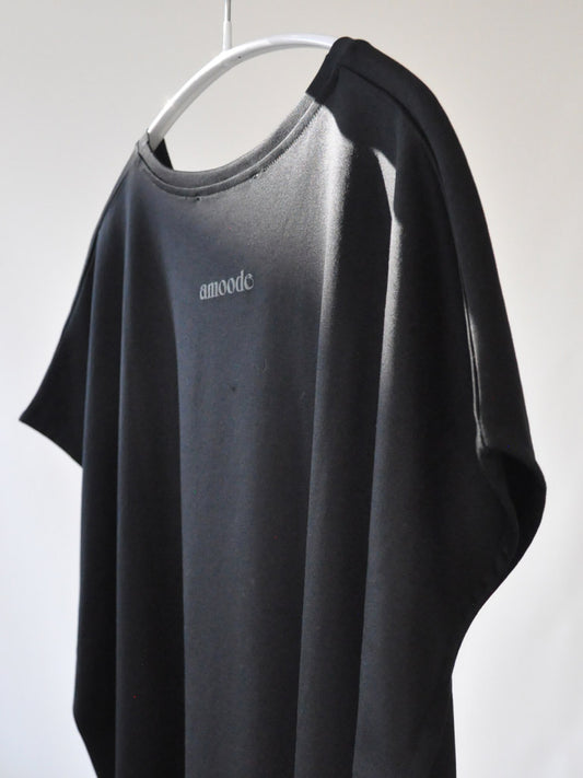 Back of Ovio Tee in Black on a hanger